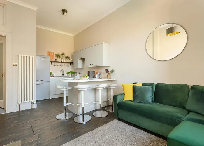 Spacious 2Br Leith Apartment